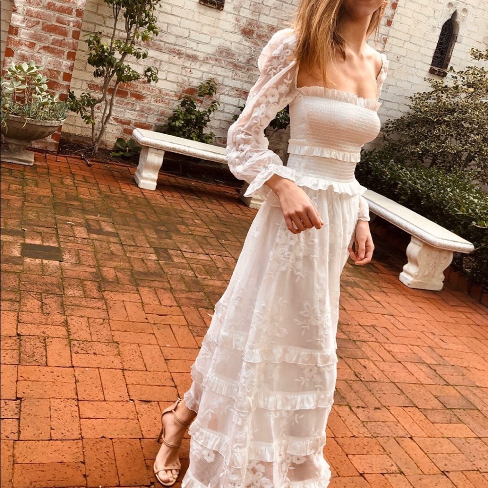 Size 2 V. Chapman Magnolia Dress